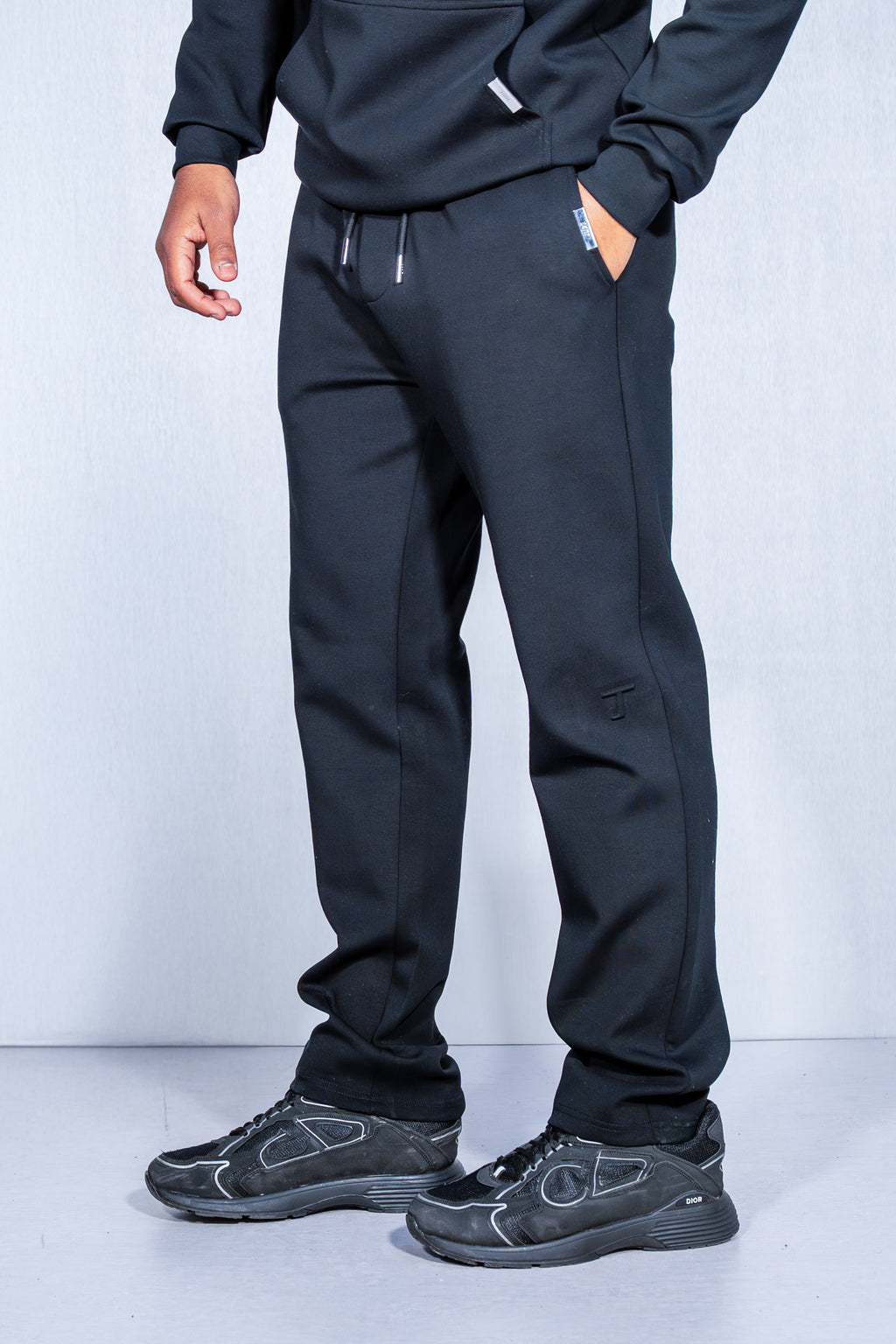 Essential Relaxed Fit Jogger Black